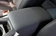 前排中央扶手