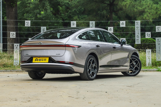 15.99万，定位C级车，纯电续航710km，配置丰富，实拍长安启源A07图12