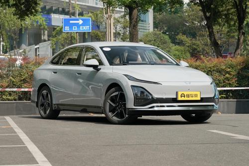 五菱星光EV：10万级纯电SUV，续航510km，车机系统好用