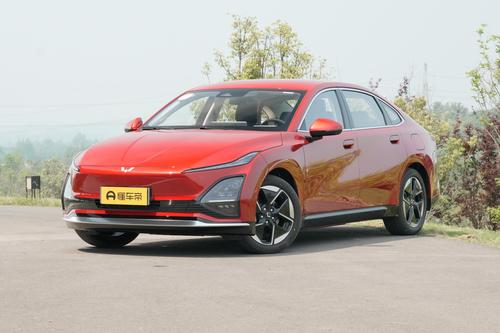 售价10.98万元，车长4835mm，五菱星光EV香吗？