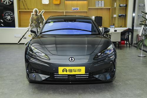 腾势Z9 DM：3.6秒破百+4.62m最小转弯半径，实用体验如何？