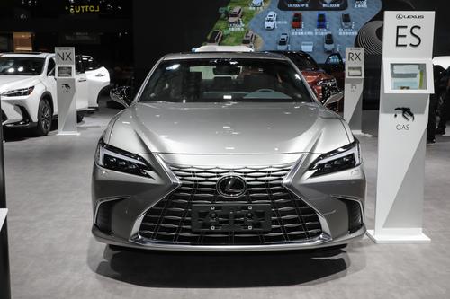 新款雷克萨斯ES：29.99万起售，内外饰调整，能维持老款的优惠吗