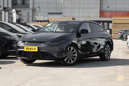 15万级中大型轿车新宠儿！零跑C01凭啥能火？看完你就懂了