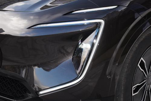 宝马X3迎来劲敌，这车空间更大、加速更快，还搭华为乾崑智驾，香