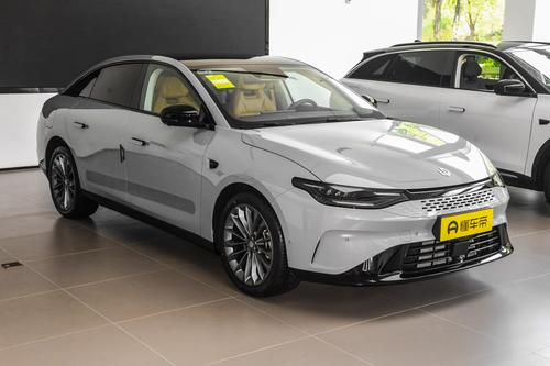 零跑C01：2930mm轴距+增程方案，家用选它如何？