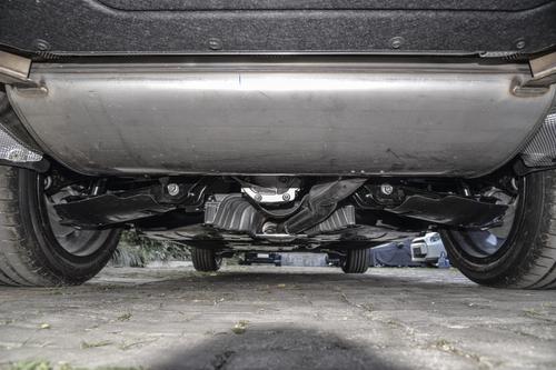 加速4秒5，CDC悬挂+AI底盘，好开好养，30多万买SUV还看宝马X3？