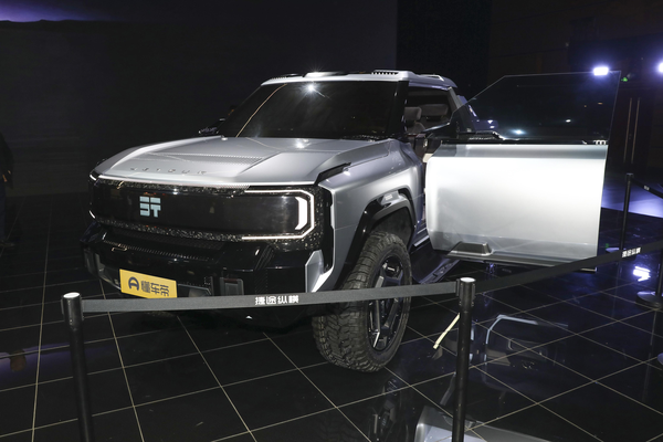 纵横F700 2025款 概念版自适应远近光_灯光配置图