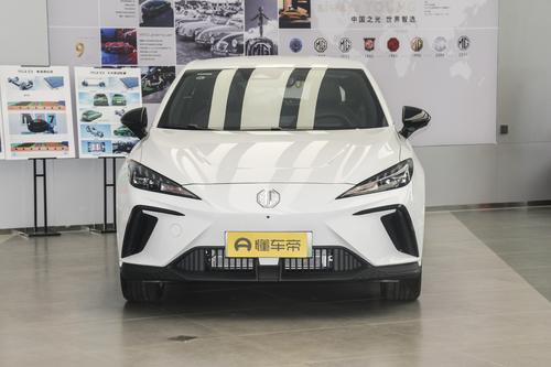 上汽名爵MG4 EV：出海冠军版卖13.98万，尺寸灵活配2705mm大轴距！