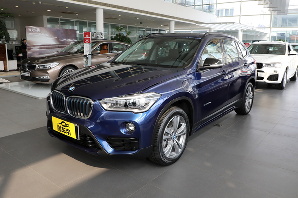 宝马X1 PHEV 2018款 xDrive25Le 豪华型低速行车警示音_辅助/操控配置图