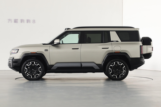 方盒子SUV，6/7座布局，四驱带锁+4.8s破百，喝92号油，方程豹豹8图2