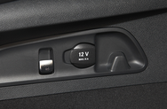 后备厢12V电源