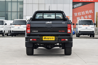 10.38万起售，搭载2.4T+6速手动，江淮T8 PRO运动版正式上市图3