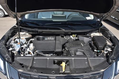 新款日产奇骏上市，采用可变压缩比引擎混动系统，升级为电控四驱