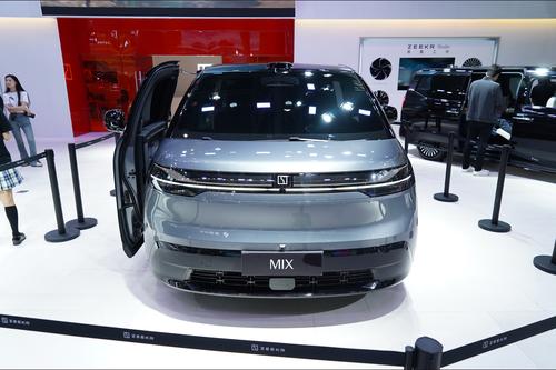 极氪“宝宝巴士”上市在即，长4688mm就有超3米轴距，定价成关键