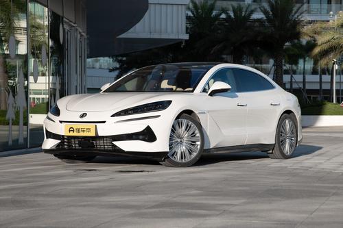 腾势Z9 DM：智能化配置丰富，豪华用料不输宝马5系