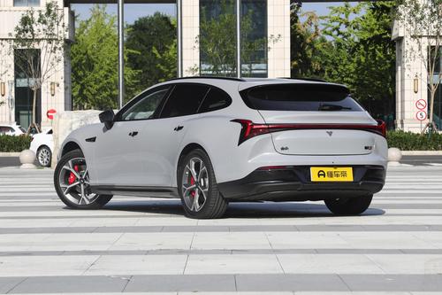 哪吒S猎装即将上市：混合动力与纯电猎装车的新选择