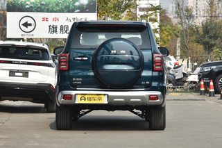 中大型硬派SUV，售23.98万起，北京BJ60是年轻人的第一台越野车？图4