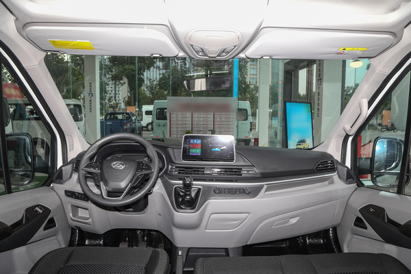 新途V90 2024款 智捷 2.0T 手动前驱短轴高顶后单胎5/6座厂商_基本信息图