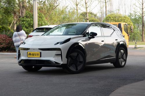 首付5万多买紧凑型纯电SUV，极氪ZEEKR X与埃安AION V性价比谁高？