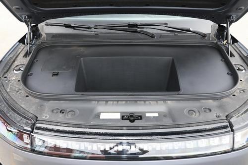 车长超5米，大六座空间，还带冰箱彩电大沙发，家用选车建议看TA