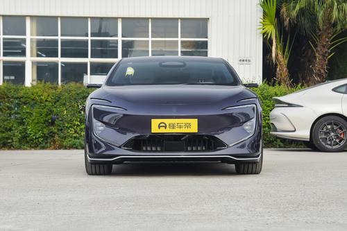 3颗激光雷达+乾崑智驾 ADS 3.0，800V快充+3.8s破百，剑指小米SU7！