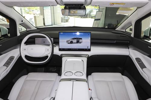 解读小鹏X9：配800V快充，支持0息0首付，适合家用？