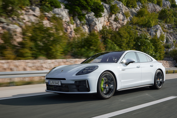 Panamera E-Hybrid 2024款 Panamera 4S E-Hybrid 行政加长版 2.9T厂商_基本信息图