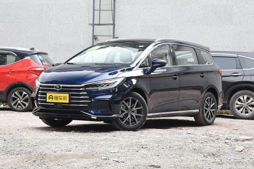 二胎家庭购车，建议看看这款，售价16.48万，灵活、省油