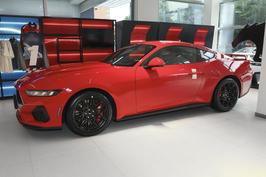 全新福特Mustang售38.98万起，敞篷版加5万，后驱+10AT