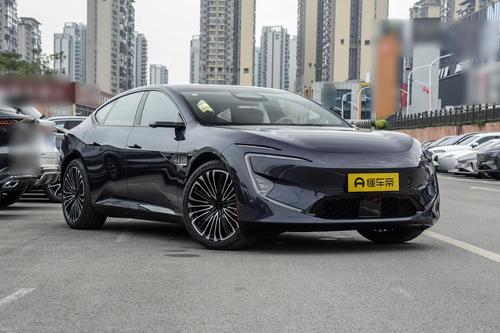 30万就能买百万豪车？阿维塔12增程版即将登场，配置很全面