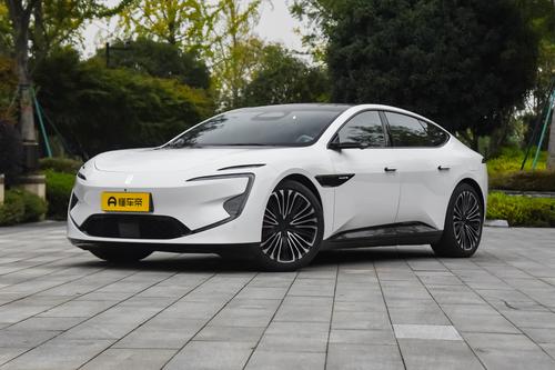 新款更给力，续航1155km+华为iTRACK，空间大又安全，新阿维塔12