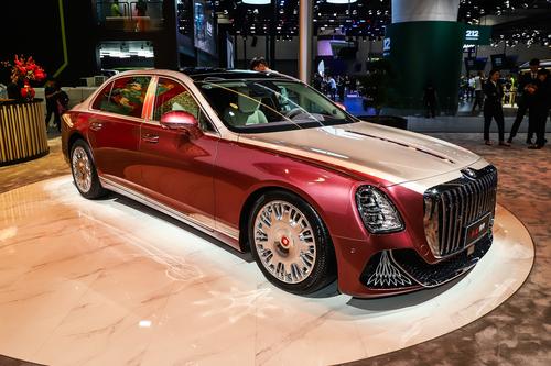 红旗国雅：140万起售，旗舰级大型轿车，自带气场