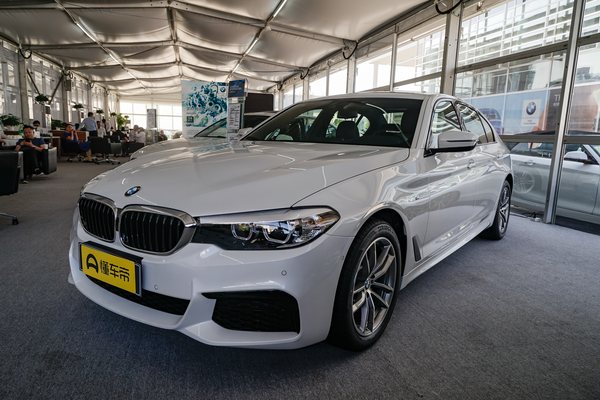 宝马5系 2019款 改款 525Li M运动套装液晶仪表样式_内部配置图