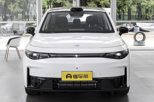 定位中型SUV，配置丰富，零跑C10值得考虑吗？