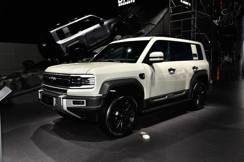 性价比硬派SUV，四驱带锁+760N·m，喝92粗粮油耗7.8L，终身保修！