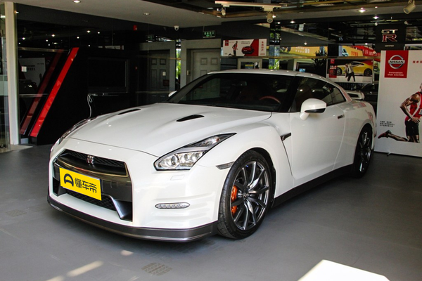 日产GT-R 2015款 3.8T 豪华棕红内饰版厂商_基本信息图