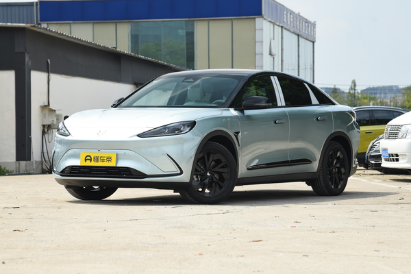 极狐 阿尔法S 2023款 森林版 735E 175kW厂商_基本信息图