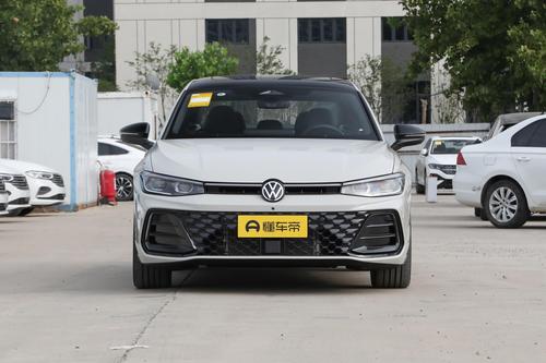 帕萨特PRO上市，换装骁龙8155芯片，19.99万元起售！