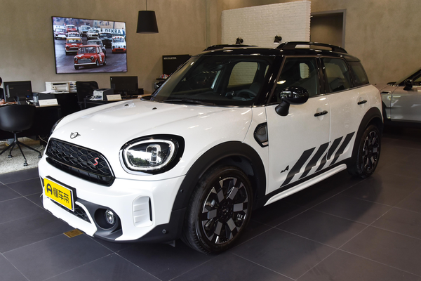 MINI COUNTRYMAN 2023款 2.0T COOPER S ALL4 不羁版变速箱_基本信息图