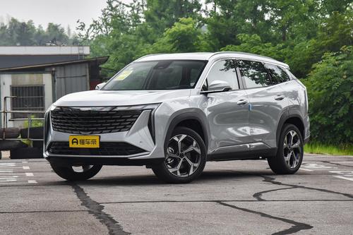 吉利新博越L：全系标配8155芯片，搭1.5T+181马力，配置丰富