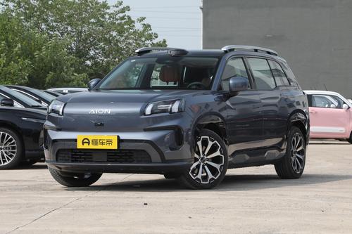 AION跟上节奏，400V快充+无图智驾，还有冰箱大沙发，这SUV带劲！