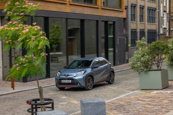 Aygo X 2023款 UNDERCOVER 英国版厂商_基本信息图