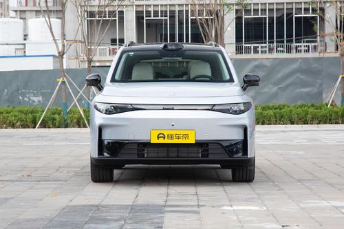 零跑C16纯电版，轴距2825mm，百公里加速6.37秒！