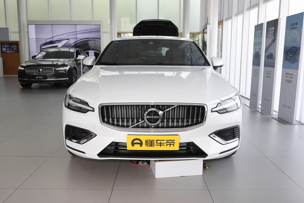 沃尔沃S60 PHEV 2022款 T8  E驱混动 长续航四驱智逸豪华版厂商_基本信息图