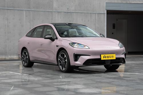 激光雷达+400V快充，轴距2770mm，AION RT开启预售实力如何？