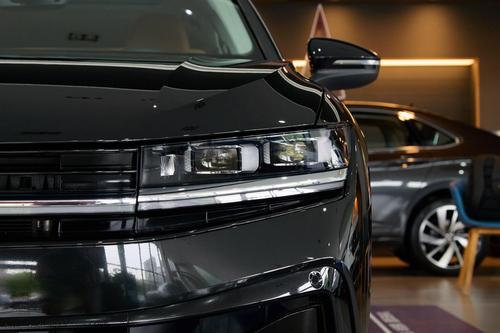 大众新车出“猛招”，2.0T高功率+8155车机，油耗6.71L，真带劲！