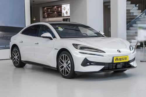 易三方平台打造，配圆规掉头+低附路面增稳，腾势Z9 DM实力如何？