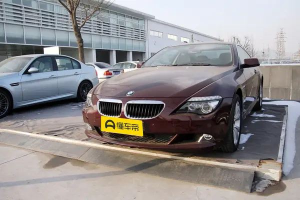 宝马6系 2006款 650i敞篷轿跑车行李舱容积(L)_车身图