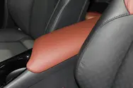 前排中央扶手