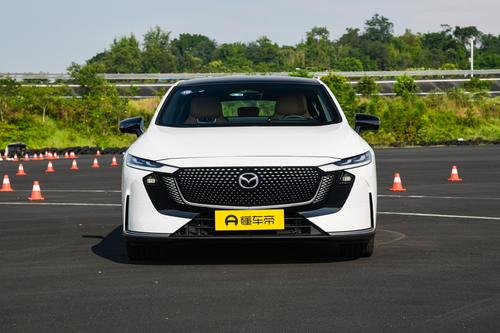 解读马自达EZ-6，13.98万起售，配8155芯片，轴距2895mm，香吗？